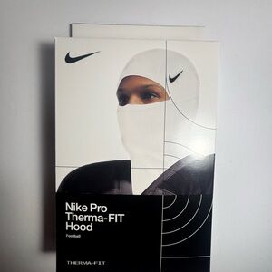 Nike Pro Therma-FIT Hood in White and Black